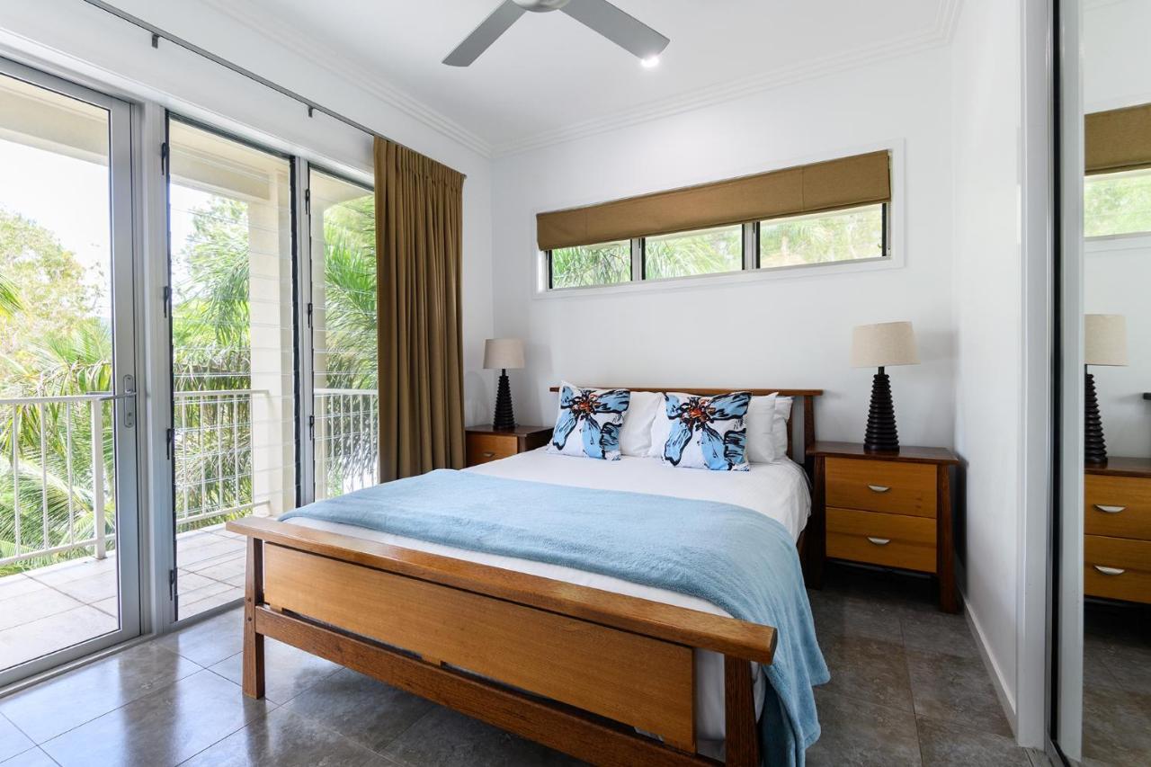 Island Views Beachfront Apartments Palm Cove Buitenkant foto