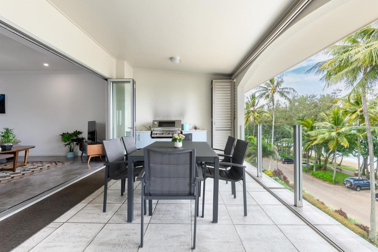 Island Views Beachfront Apartments Palm Cove Buitenkant foto