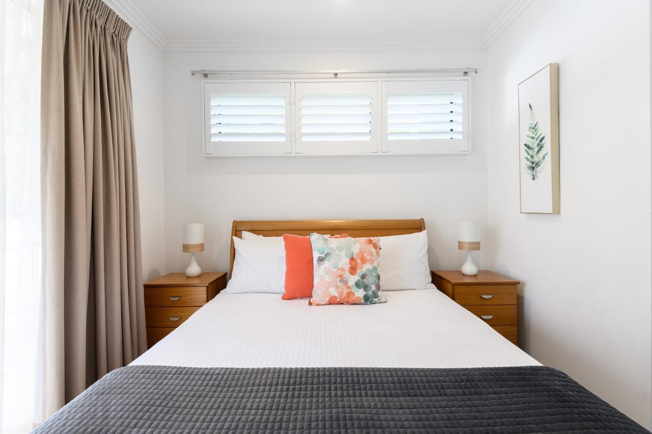 Island Views Beachfront Apartments Palm Cove Buitenkant foto