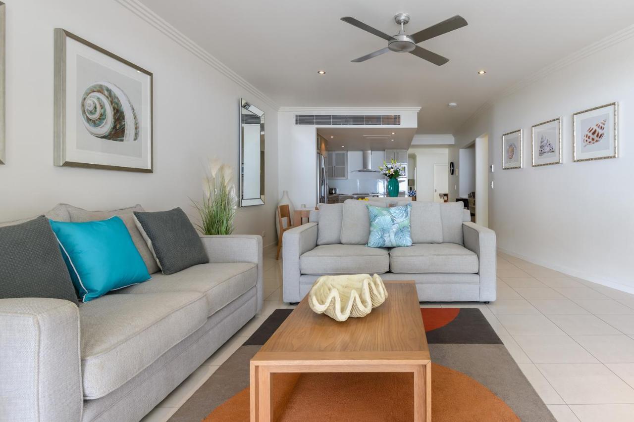 Island Views Beachfront Apartments Palm Cove Buitenkant foto