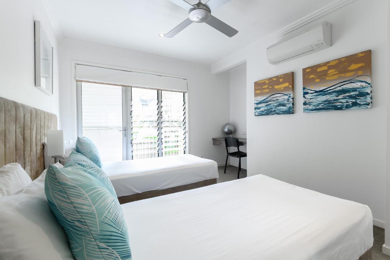 Island Views Beachfront Apartments Palm Cove Buitenkant foto