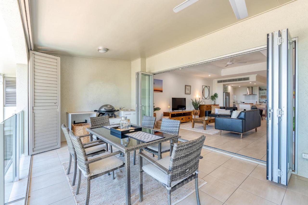 Island Views Beachfront Apartments Palm Cove Buitenkant foto
