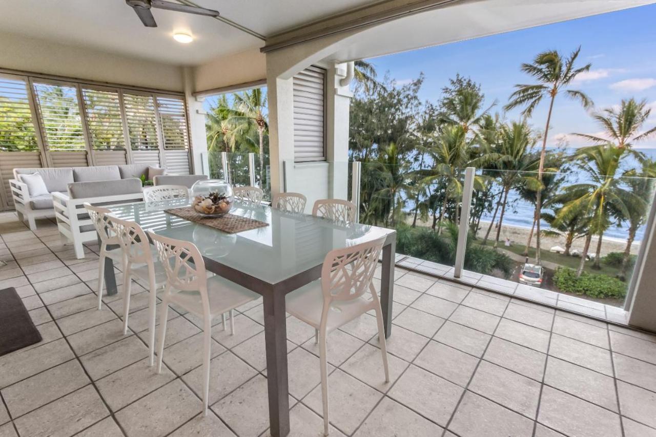 Island Views Beachfront Apartments Palm Cove Buitenkant foto