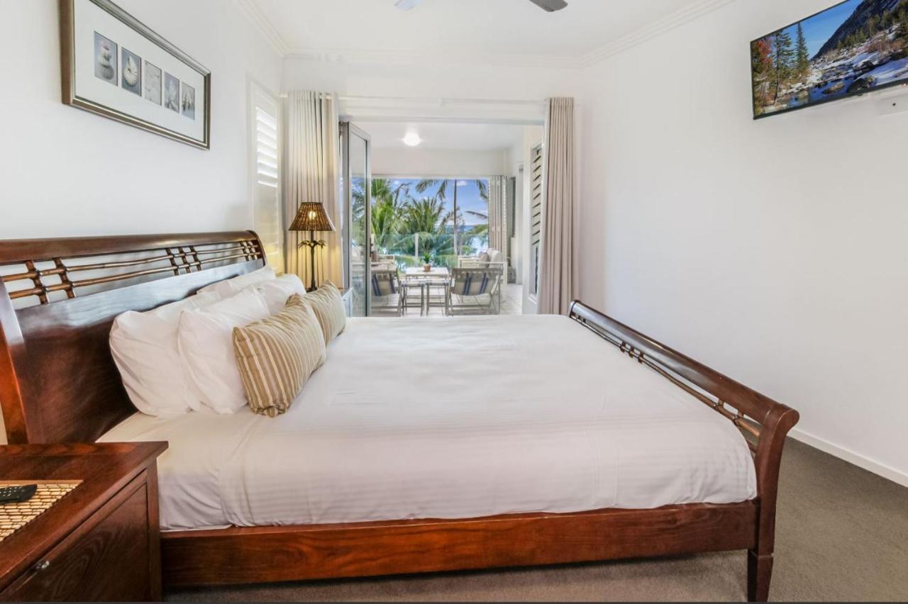 Island Views Beachfront Apartments Palm Cove Buitenkant foto